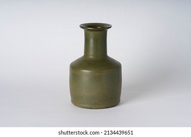 Ceramic Vase Of The Song Dynasty In China.
It ’s A Green Glaze.