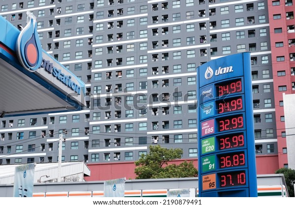 Cerca 2022, Bangkok, Thailand,  photo of ptt fuel\
station . Oil prices rise because of oil price world market price\
increase. thailand. 