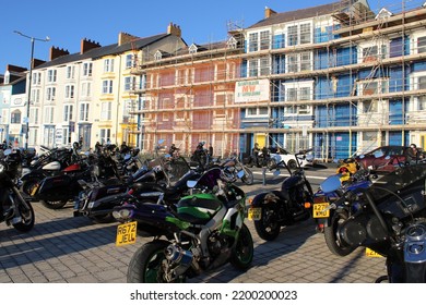 CEREDIGION, WALES - SEPTEMBER 10, 2022: The Outlaws Motorcycle Club Parked On The Promenade At Aberystwyth 