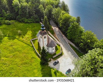 Cerkev sv Duha Lago Bohinj Eslovenia - Shutterstock ID 1931068421