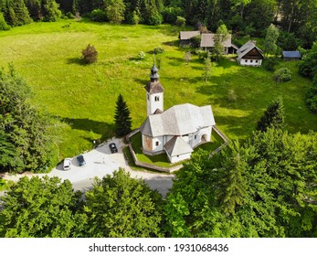 Cerkev sv Duha Lago Bohinj Eslovenia - Shutterstock ID 1931068436