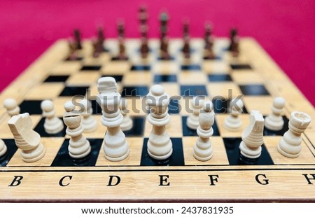 Cess board, wooden chess pieces