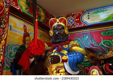 CHACHOENGSAO, THAILAND – AUGUST 12, 2022: A Chinese God Statue Standing At The Shrine In Wat Saman Rattanaram Temple.A Deity Worshipped In Taoism Or Chinese Buddhism.