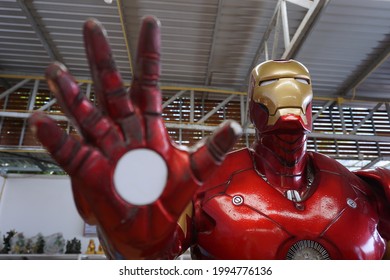 CHACHOENGSAO, THAILAND – JUNE 20, 2021: Selective Focus On A Face Of Iron Man Model Display At Wat Saman Rattanaram Temple In Chachoengsao Province Of Thailand.