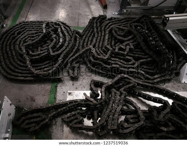 chain and conveyor