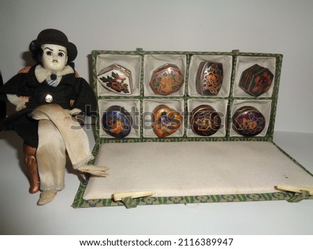 chair comic boxes box room charlie chaplin actor director film cheer sadness cloisonne decorations