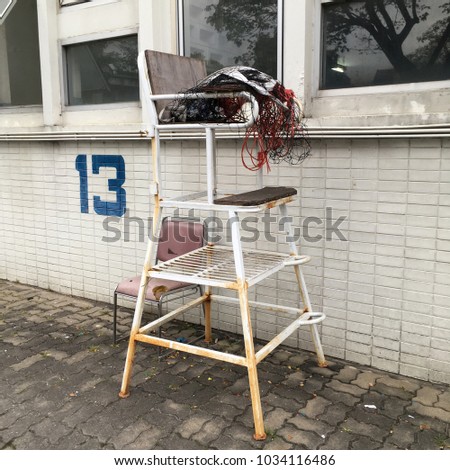 The chair of refree