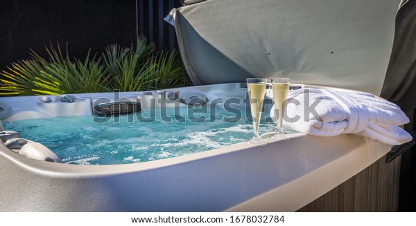 Champagne Jacuzzi Spa Resort Stock Photo 1678032784 | Shutterstock