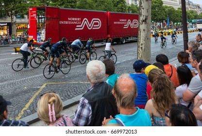 CHAMPS ELYSEES, PARIS, FRANCE – JULY 27, 2014: The Circle Of Honor Of The Teams Of The Winners Of The Tour De France 2014 Cycling Race On The Champs Elysees.