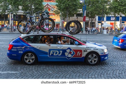 CHAMPS ELYSEES, PARIS, FRANCE – JULY 27, 2014: The Circle Of Honor Of The Teams Of The Winners Of The Tour De France 2014 Cycling Race On The Champs Elysees.