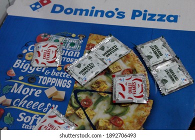 10 Dominos Oregano Images, Stock Photos & Vectors | Shutterstock