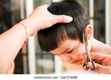Hair Salon Children Images Stock Photos Vectors Shutterstock