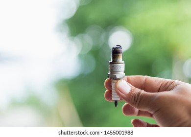 Change Spark Plugs Car,Spark Plugs Are The Parts Of The Car That Serve To Ignite The Engine.