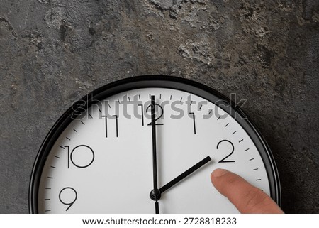 Changing clock for daylight saving time