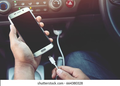 Charge The Battery Phone In Car.