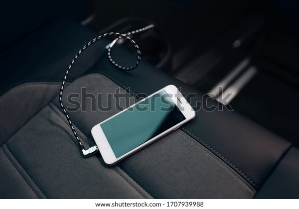 Charger plug\
phone at the comfortable VIP\
car	