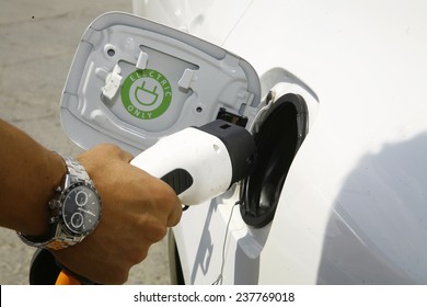 Charging battery of an electric car 