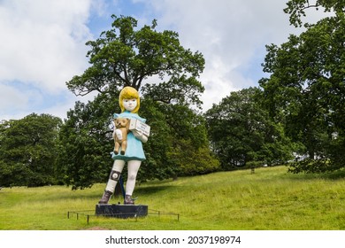 762 Yorkshire sculpture park Images, Stock Photos & Vectors | Shutterstock