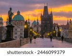 Charles Bridge (Karluv Most) over River Vltava, UNESCO World Heritage Site, Prague, Czech Republic, Europe