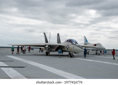 Charleston, SC - Sep 20 2020: An F-14 Tomcat Lined Up On The USS Lexington In Charleston, South Carolina 