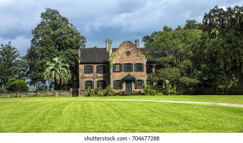Charleston, South Carolina - August 22, 2017: A view of the Middleton Place plantation in Charleston. The building shown is the House Museum, built in 1755 as a gentlemen's guest quarters.