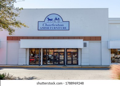 Charleston, South Carolina, USA - February 28, 2020: Charleston Amish Furniture Store In Charleston, South Carolina, USA. 