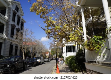 In Charleston, visitors can see Rainbow Street with colorful houses surrounded by beautiful antebellum mansions and massive oak trees draped in Spanish moss, or Charleston Waterfront Park 