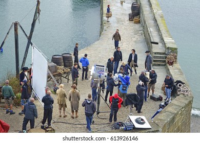Charlestown, Cornwall, UK. 22nd September 2015. The BBC Poldark series, staring Aidan Turner, the cast taking a break while filming in Charlestown, with support crew in attendance.