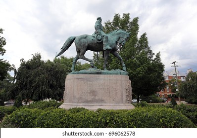 Charlottesville Va July 14 Statue Robert Stock Photo 696062578 ...