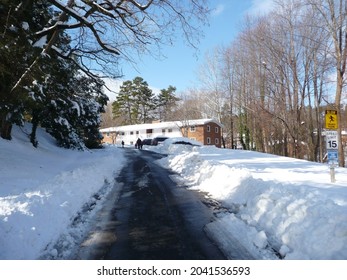 Charlottesville, Virginia USA: 02 03 2009: The University of Virginia winter snow landscape