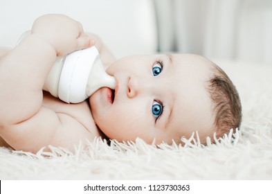 Biberon Bebe Images Stock Photos Vectors Shutterstock