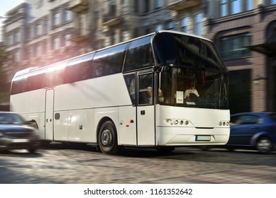 Charter Of Coach Bus For Travel To City