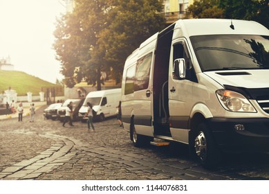 charter minibus in city
