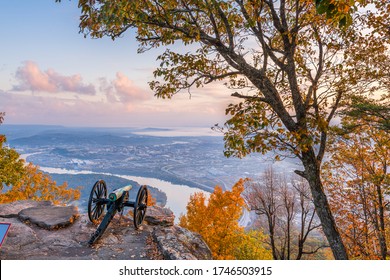 Chattanooga, Tennessee, USA view from Lookout Mountain at dawn.