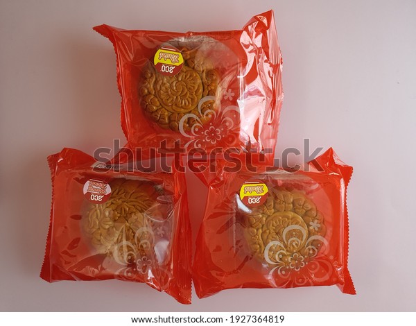 Cheap Tasty Mooncake Eco Shop Malaysia Stock Photo Edit Now 1927364819