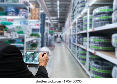 Check Stock Of Products In Industrial Warehouse With Technology