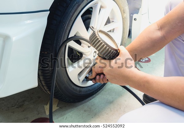 Check tire pressure With tire gauge Standards.
The safe travel.