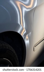 Checking car damage with led lights before the paintless dent 