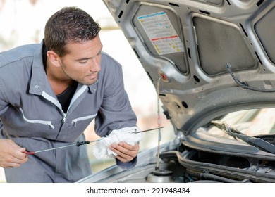 Checking Engine's Oil Level