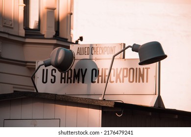 Checkpoint charlie sign in berlin