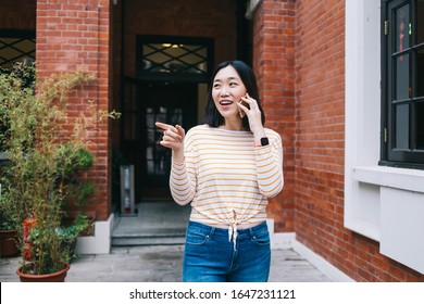 Woman Standing Brick Wall Heritage Stock Photo 1395359834 | Shutterstock