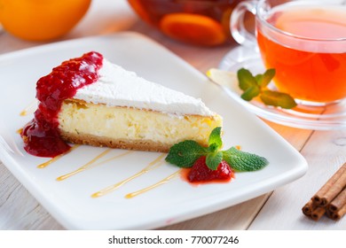 Chees Cake With Strawberry Jam