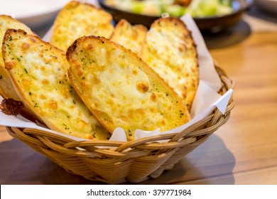 Cheese Garlic Bread In Basket