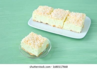 Cheesecake With Toasted coconut Flakes