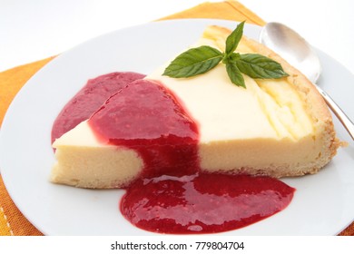 Cheesecake And Raspberry Coulis