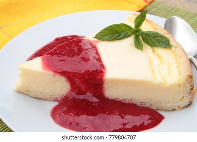 Cheesecake And Raspberry Coulis