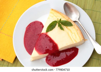 Cheesecake And Raspberry Coulis