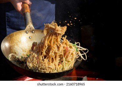 Chef Cooks Chinese Noodle Wok Street Stock Photo 2160718965 | Shutterstock