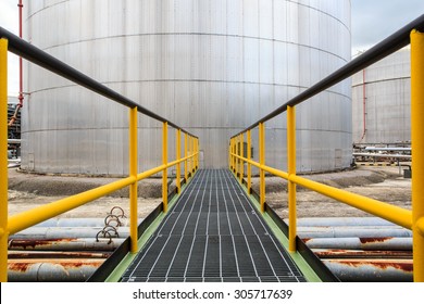 Chemical Industry Walkway With  Fuel Storage Tank Cladding Insulation.