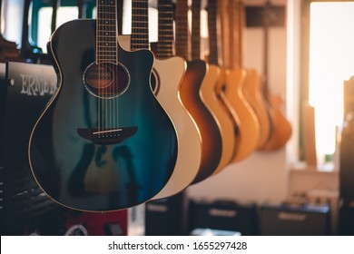 puppy De layout Lijkt op Yamaha guitar Images, Stock Photos & Vectors | Shutterstock